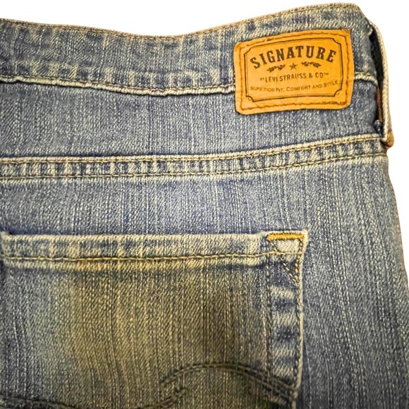 Signature Levi Strauss & Co Midrise Bootcut misses 16 Medium Waist 36” PRELOVED - Picture 9 of 10